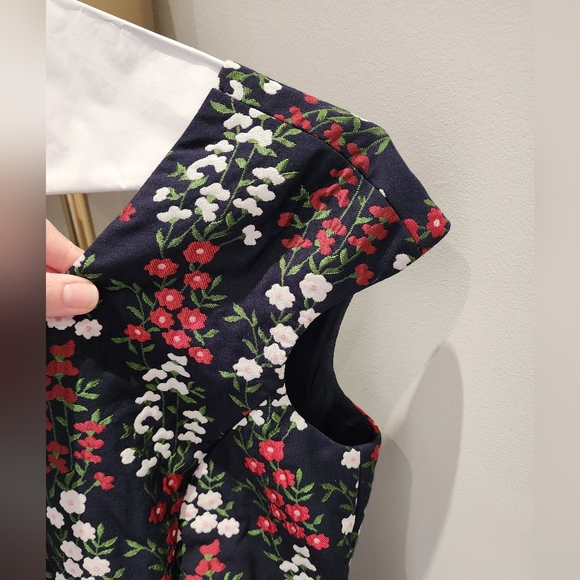 Discreet Floral Capped Sleeve Brooks Brothers Navy Dress Size 2 - Picture 8 of 11